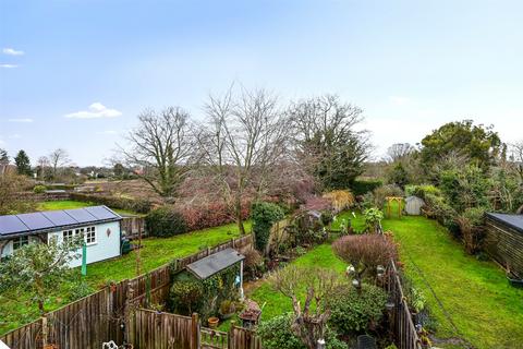 4 bedroom end of terrace house for sale, The Street, Fleet GU51