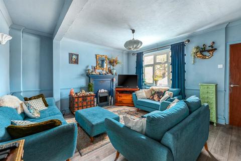 4 bedroom end of terrace house for sale, The Street, Fleet GU51