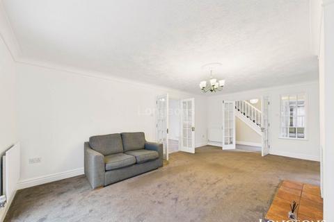 4 bedroom detached house for sale, Willow Corner, Carbrooke