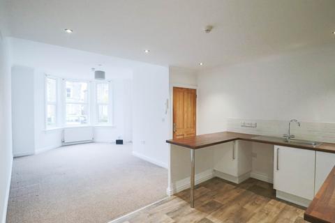 2 bedroom flat for sale, Milton Road, Milton - Superb First Time Buyers Opportunity