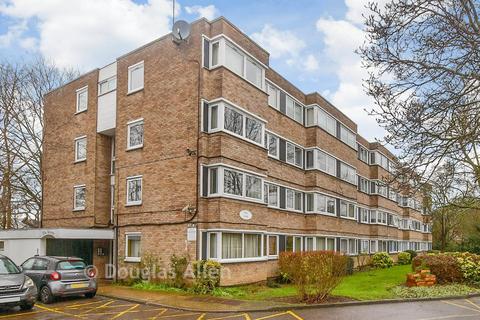 2 bedroom flat for sale, Queenswood Gardens, Wanstead