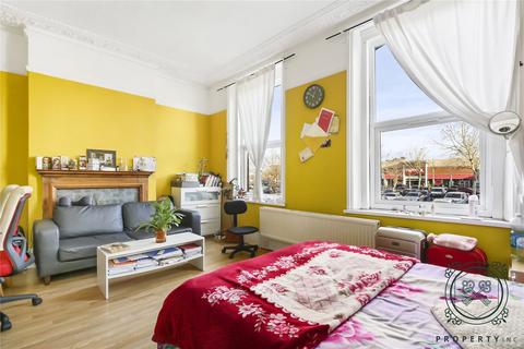 1 bedroom apartment for sale, Green Lanes, London, N4