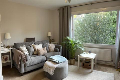 undefined, Manor Vale, Brentford TW8