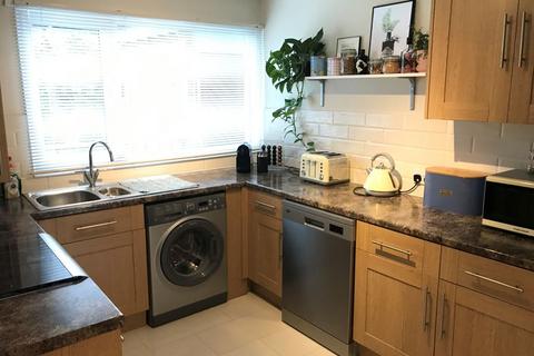undefined, Manor Vale, Brentford TW8