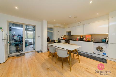 2 bedroom flat for sale, Graham Road, Hendon