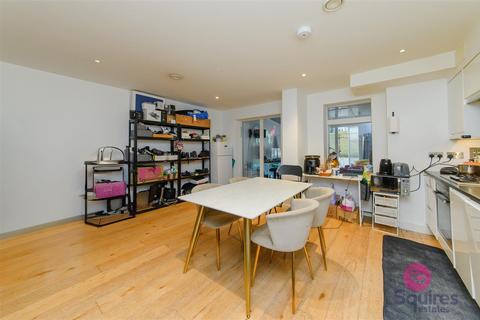 2 bedroom flat for sale, Graham Road, Hendon