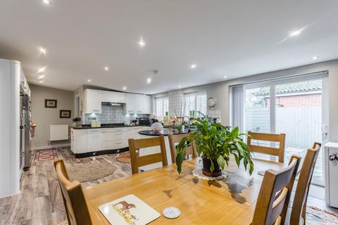 5 bedroom detached bungalow for sale, Glebe Road, Watton