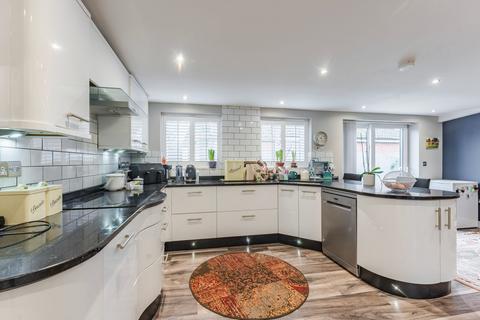 5 bedroom detached bungalow for sale, Glebe Road, Watton