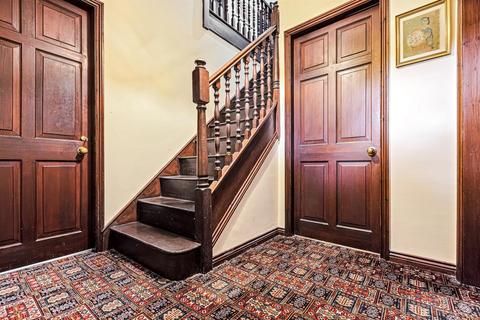 4 bedroom detached house for sale, Carisbrooke Park, Leicester