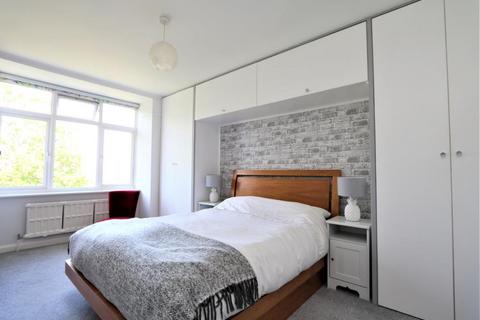 undefined, Cross Deep, Twickenham TW1