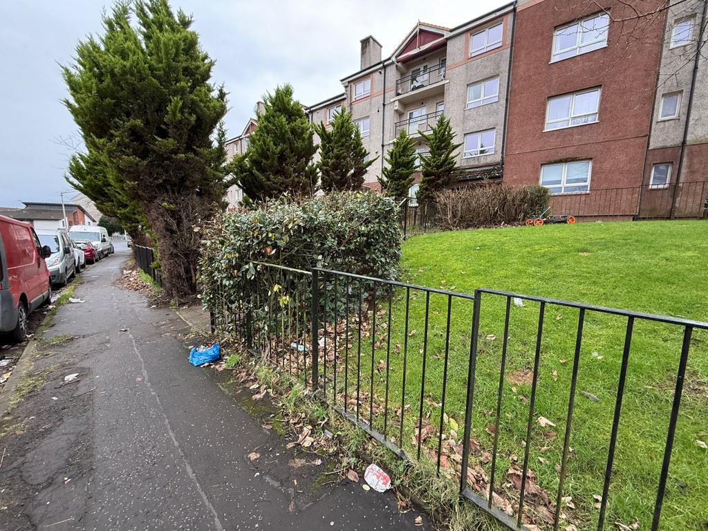 1/2, 21 Kilvaxter Dr, Glasgow G46 8 AS