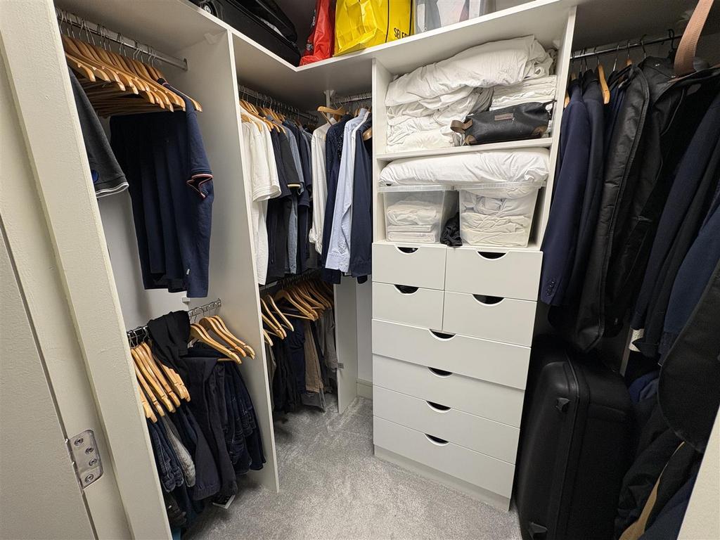 Walk-in Wardrobe