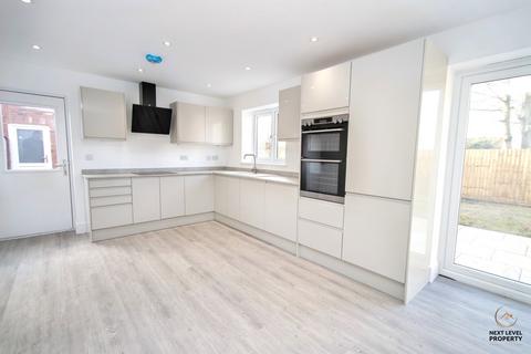 3 bedroom detached house for sale, High Road, Newton-In-The-Isle, PE13