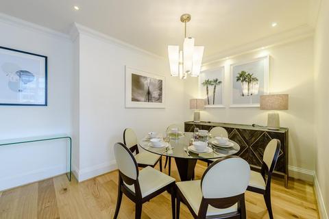 3 bedroom flat to rent, Three Bedroom  Two Bathroom  Strathmore Court  Park Road  St Johns Wood NW8