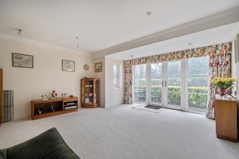 2 bedroom flat for sale, Westbourne Place, Farnham, GU9