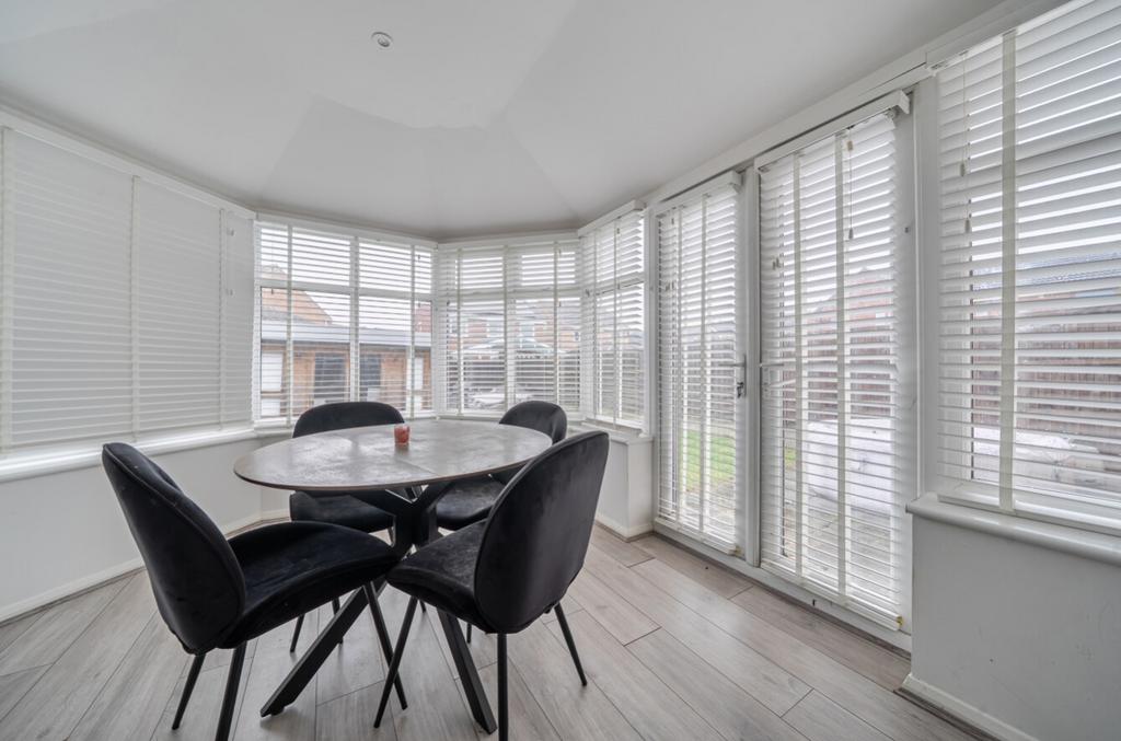 1401242-9-696e0e337e24a