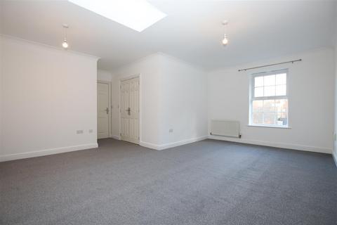 2 bedroom flat to rent, Park Cliff Road, Ingress Park, Greenhithe