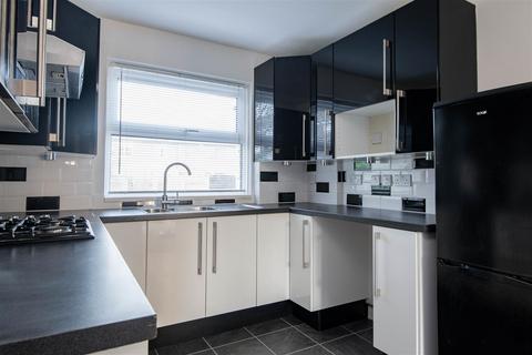 3 bedroom end of terrace house for sale, Manor House Close, Leyland
