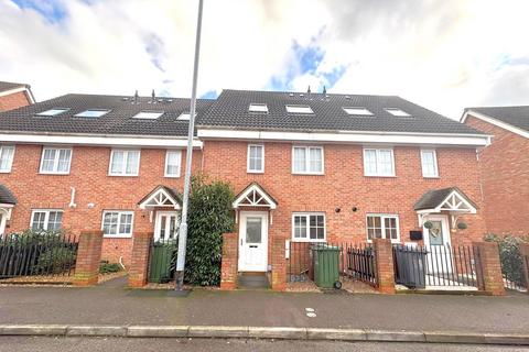 3 bedroom terraced house to rent, Rochester Road, Corby NN18