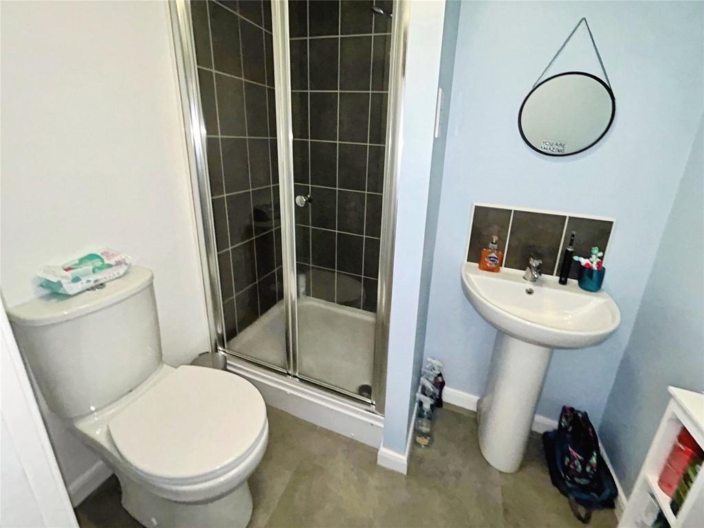 En Suite Shower W/C