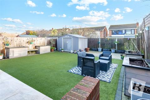 4 bedroom detached house for sale, Caernarvon Close, Hornchurch, RM11