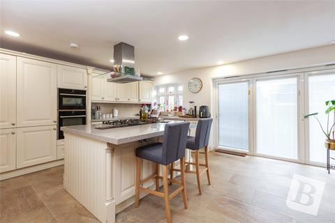 4 bedroom detached house for sale, Caernarvon Close, Hornchurch, RM11