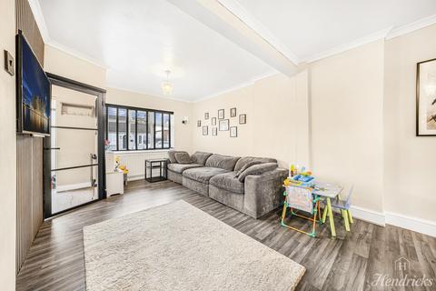 2 bedroom semi-detached house for sale, Feeches Road, Southend-on-sea, SS2 6