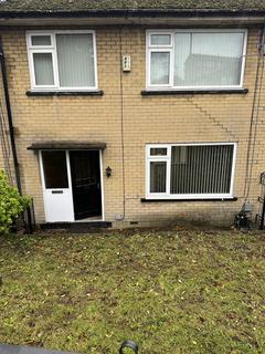 3 bedroom semi-detached house to rent, Halliwell Road, Prestwich M25