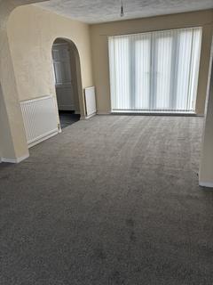 3 bedroom semi-detached house to rent, Halliwell Road, Prestwich M25