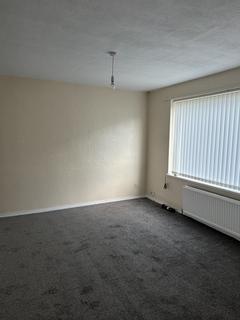 3 bedroom semi-detached house to rent, Halliwell Road, Prestwich M25