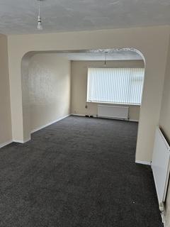 3 bedroom semi-detached house to rent, Halliwell Road, Prestwich M25