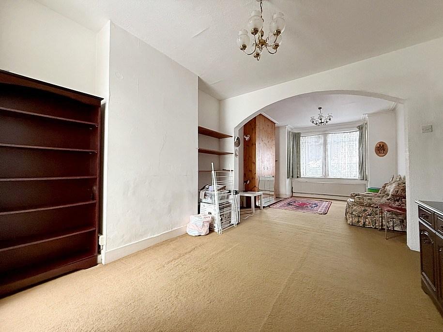 3 bed terraced to rent Cromwell Road, Hounslow TW