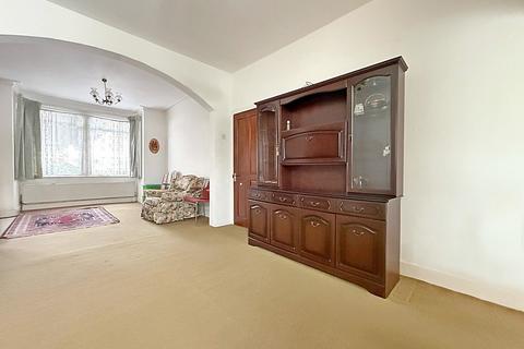 3 bedroom terraced house to rent, Cromwell Road , Hounslow, TW3