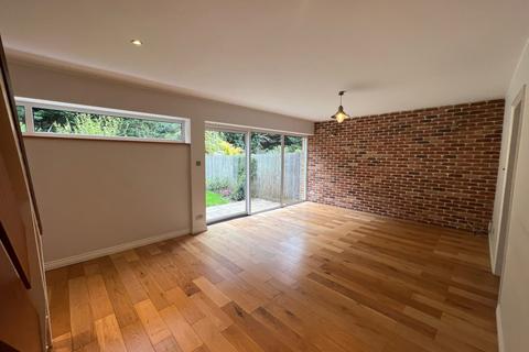 3 bedroom terraced house for sale, Wellsmoor Gardens, Bromley, BR1