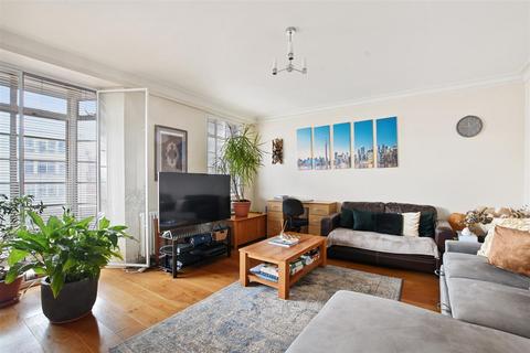 2 bedroom flat for sale, St. Johns Court, Finchley Road, London, NW3