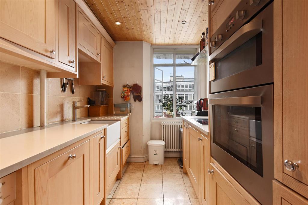 Kitchen 2.JPG