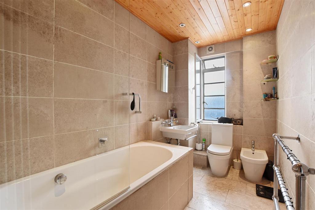Bathroom.JPG