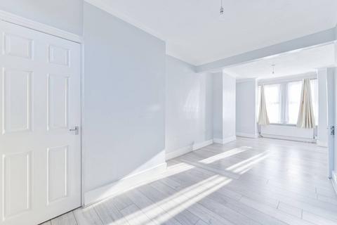 2 bedroom terraced house to rent, Kings Highway, Plumstead, London, SE18