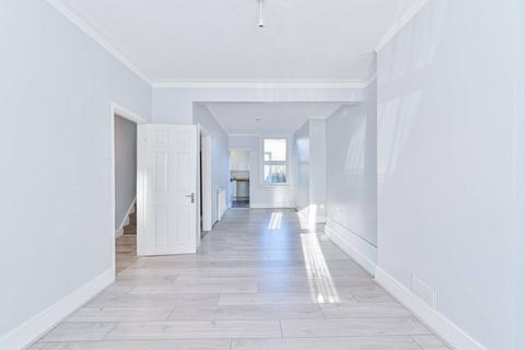 2 bedroom terraced house to rent, Kings Highway, Plumstead, London, SE18