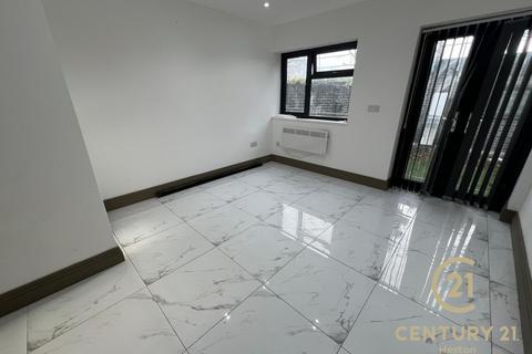 1 bedroom in a house share to rent, Norwood Road, SOUTHALL UB2
