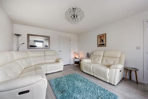 5 bedroom detached house for sale, Silk Throwsters Way, Whitchurch
