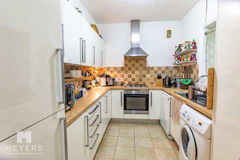 2 bedroom flat for sale, St Albans Crescent, Bournemouth, BH8 9EW