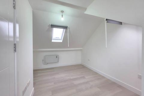 Studio to rent, Loft Studio, Howard Road, Cricklewood, NW2