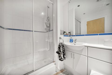 2 bedroom flat for sale, London Road, Surrey GU1