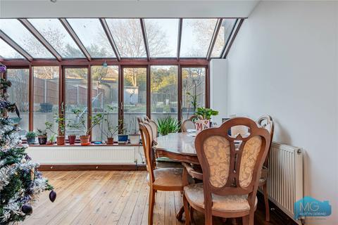 3 bedroom semi-detached house for sale, Ingleway, London, N12