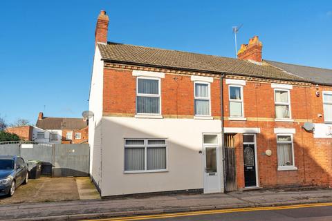 2 bedroom end of terrace house for sale, Station Road, Rushden, NN10