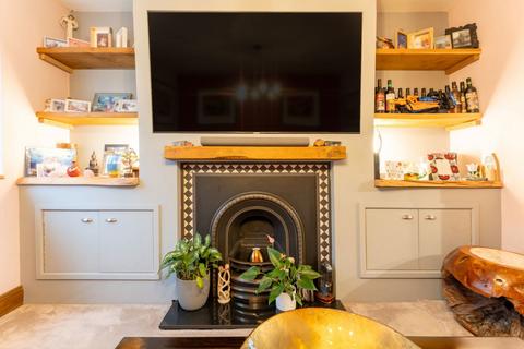 2 bedroom end of terrace house for sale, Station Road, Rushden, NN10