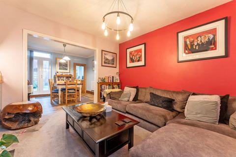 2 bedroom end of terrace house for sale, Station Road, Rushden, NN10