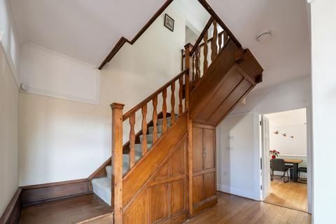 4 bedroom detached house for sale, Carlton Road, Redhill, RH1