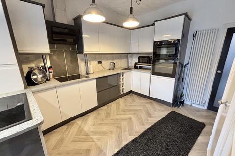 2 bedroom end of terrace house for sale, Melrose Avenue, Layton FY3